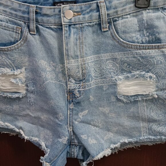 Paisley Print Denim Shorts - Picture 2 of 7